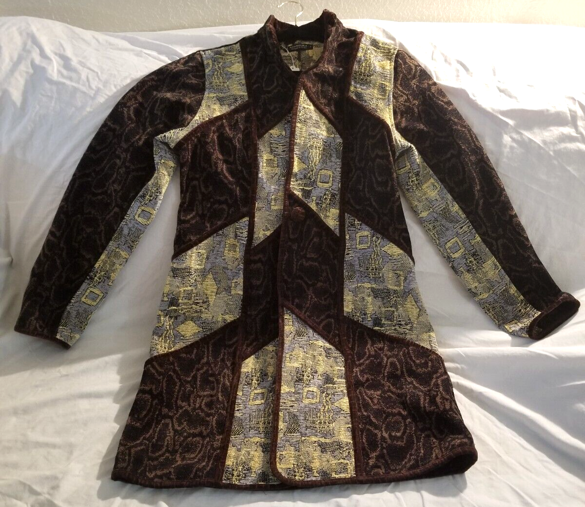 Khangura Women's Suit Jacket Blazer Sz. S ~Pre-Owned~ Main Image Khangura Women's Suit Jacket Blazer Sz. S ~Pre-Owned~ - Image 1